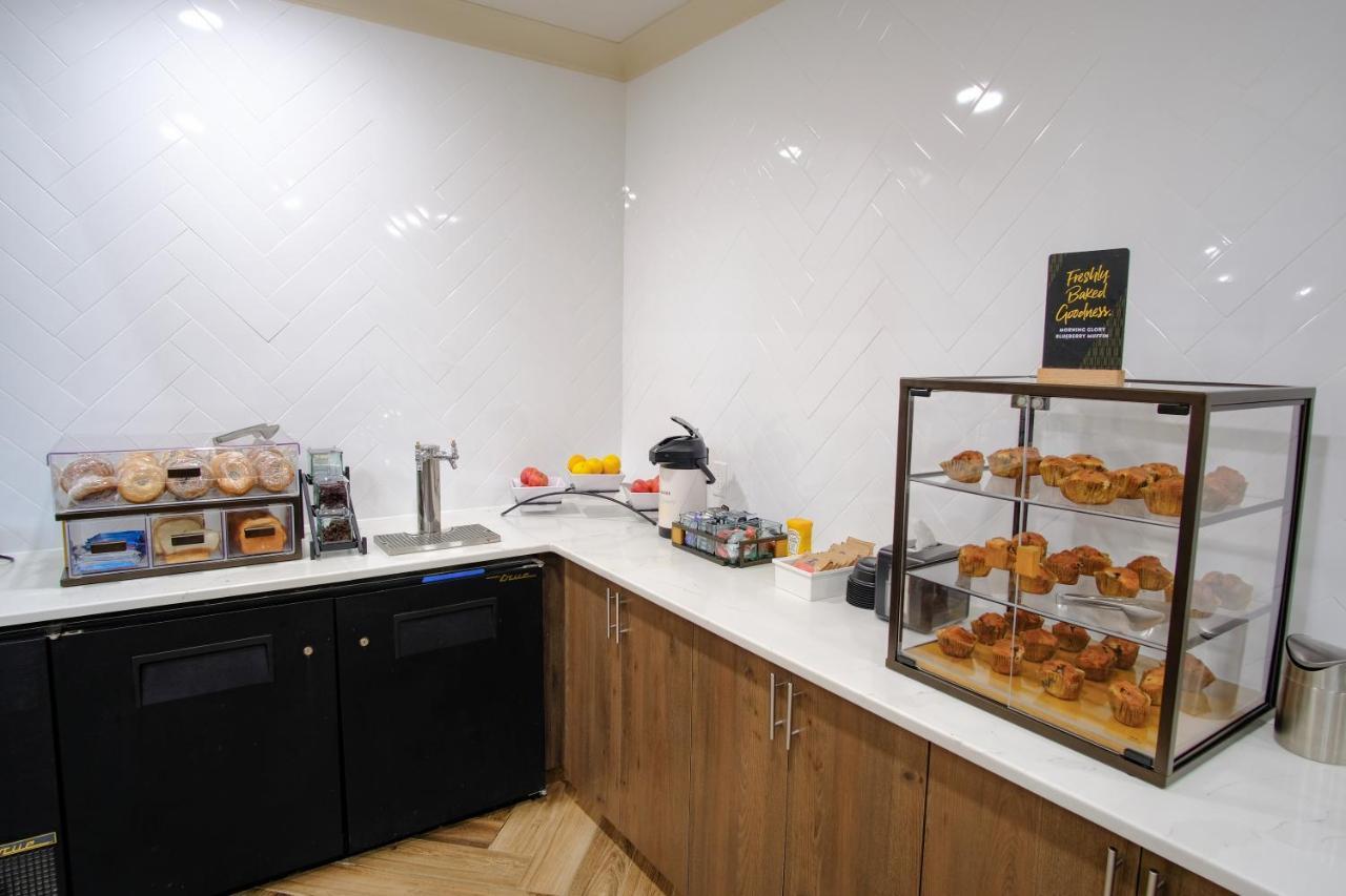 提科斯坦福德驻桥套房酒店 外观 照片